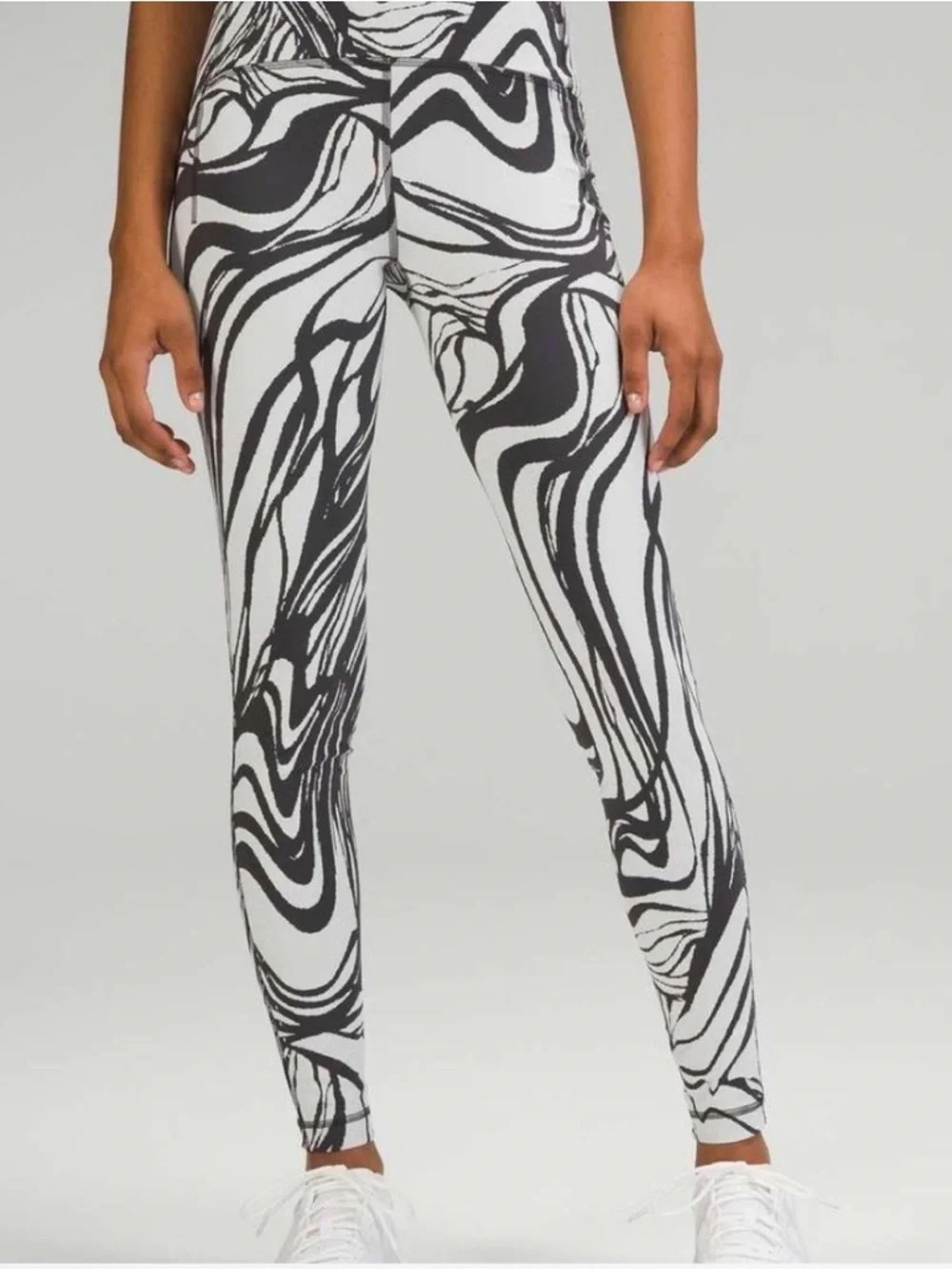 Lululemon Ankle Leggings High Rise Black White Abstract Size 4 Women NWOT - Picture 3 of 10